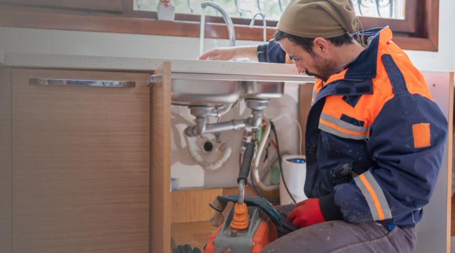 Local expert plumbing services in Oolitic, IN